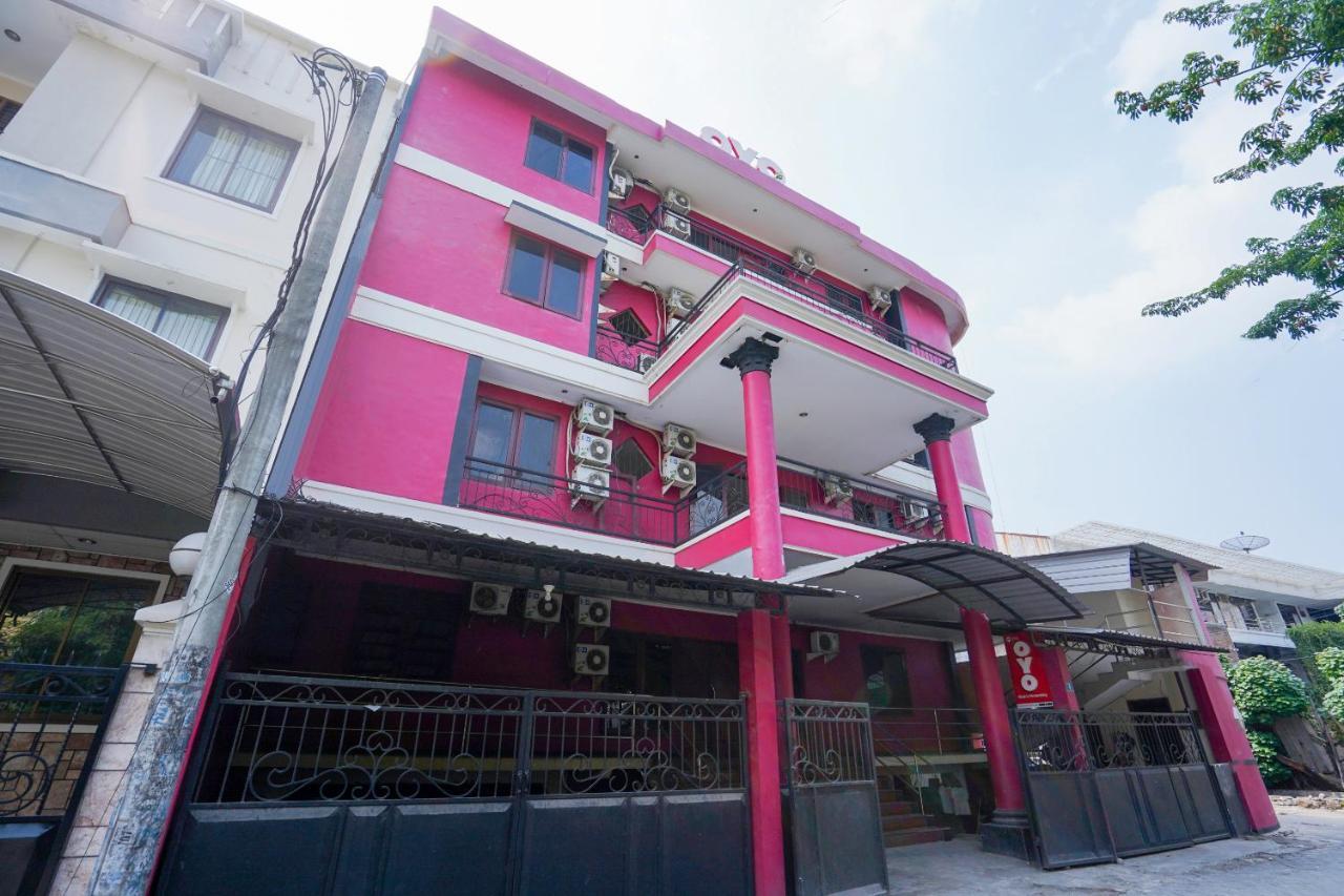 ホテル Collection O 1112 Comfitel Siwalankerto Aa4 スラバヤ エクステリア 写真