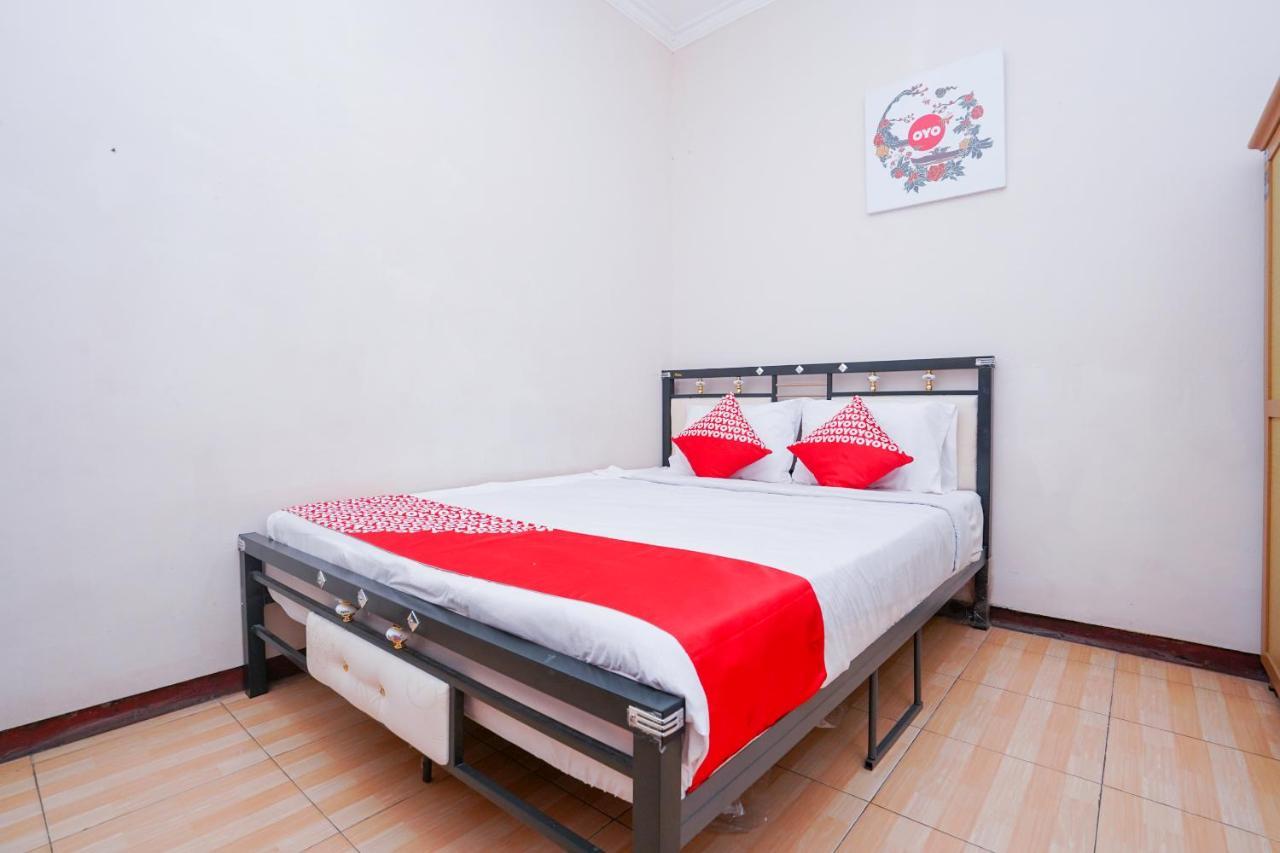 ホテル Collection O 1112 Comfitel Siwalankerto Aa4 スラバヤ エクステリア 写真