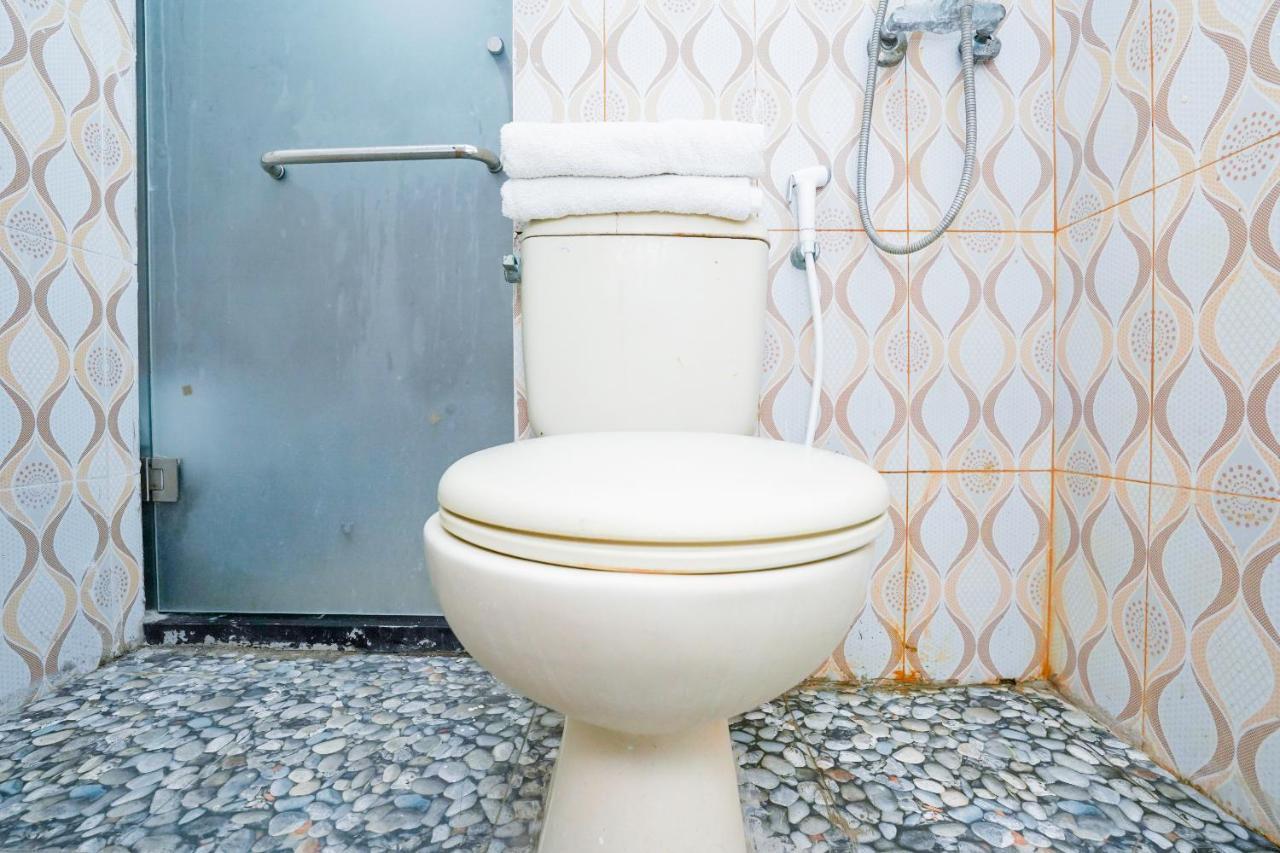ホテル Collection O 1112 Comfitel Siwalankerto Aa4 スラバヤ エクステリア 写真