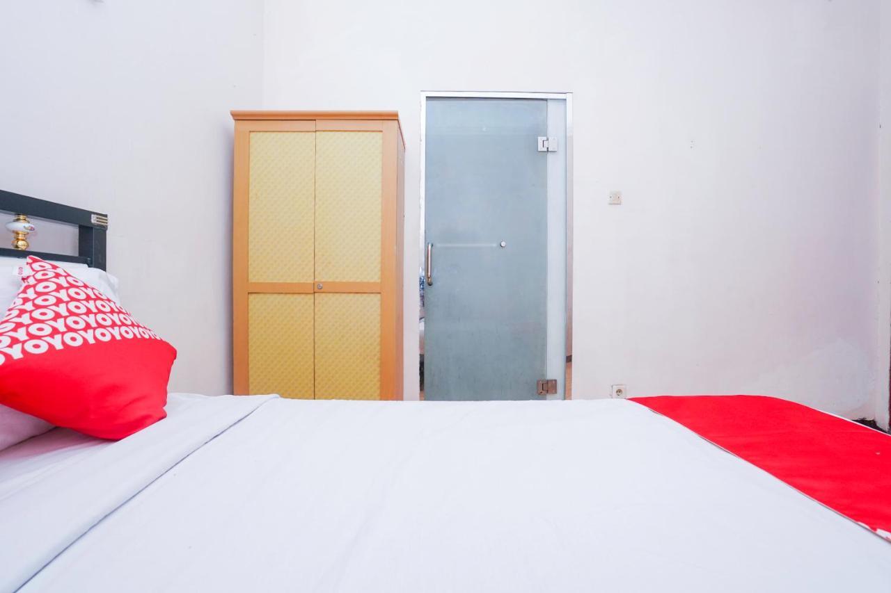 ホテル Collection O 1112 Comfitel Siwalankerto Aa4 スラバヤ エクステリア 写真